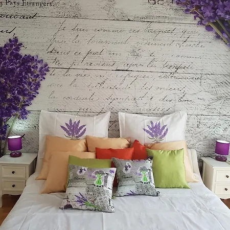 Apartment Old Town 2 Bedrooms With Balcony By Orchid Garden