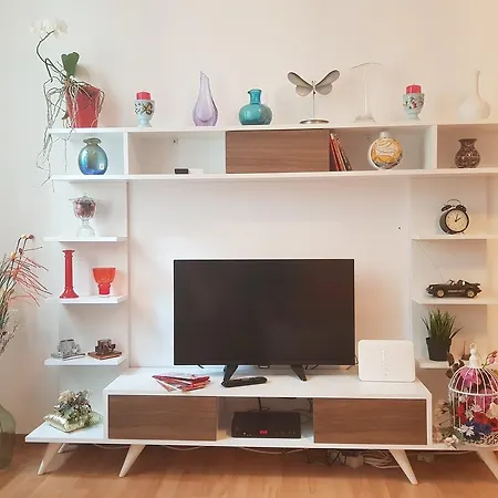 Old Town 2 Bedrooms With Balcony By Orchid Garden * Bucharest