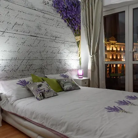 Old Town 2 Bedrooms With Balcony By Orchid Garden 公寓 布加勒斯特