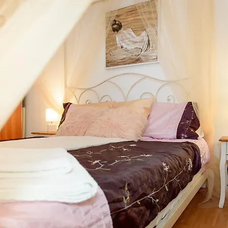 Old Town 2 Bedrooms With Balcony By Orchid Garden *