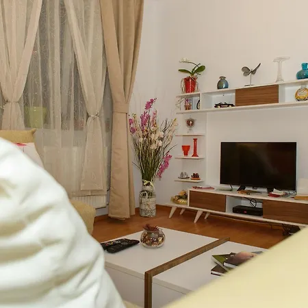 Old Town 2 Bedrooms With Balcony By Orchid Garden