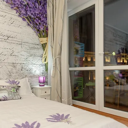 Old Town 2 Bedrooms With Balcony By Orchid Garden Apartment Bucharest